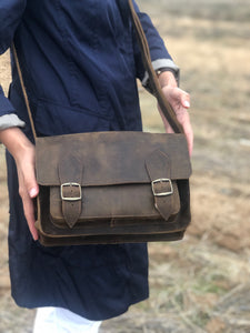 Medium Camel Leather Messenger Bag